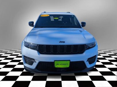 Used 2025 Jeep Grand Cherokee Altitude