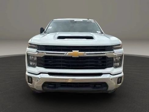 Used 2024 Chevrolet Silverado 2500 LT AWD/4WD image 14