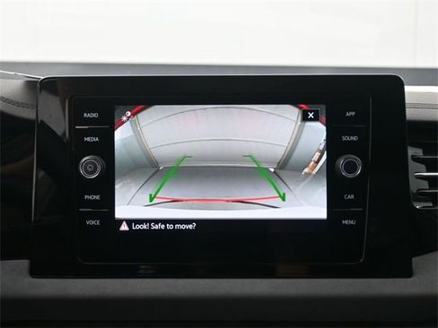 New 2025 Volkswagen Jetta SE image 32