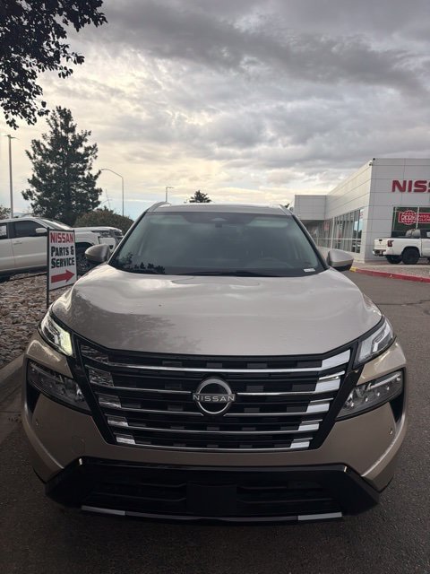 Certified 2024 Nissan Rogue Platinum w/ Platinum Premium Package AWD/4WD image 2