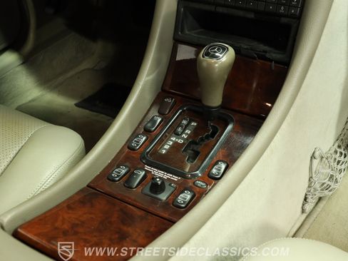 Used 1999 Mercedes-Benz CLK 320 Cabriolet image 40