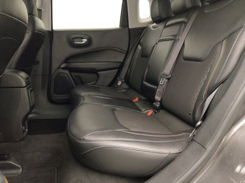 Used 2018 Jeep Compass Latitude FWD image 18