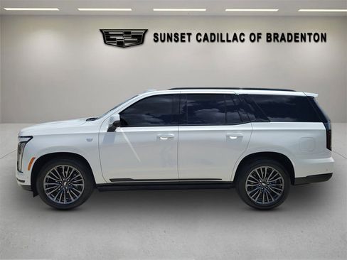Certified 2025 Cadillac Escalade Sport Platinum w/ LPO, Floor Liner Package AWD/4WD image 7