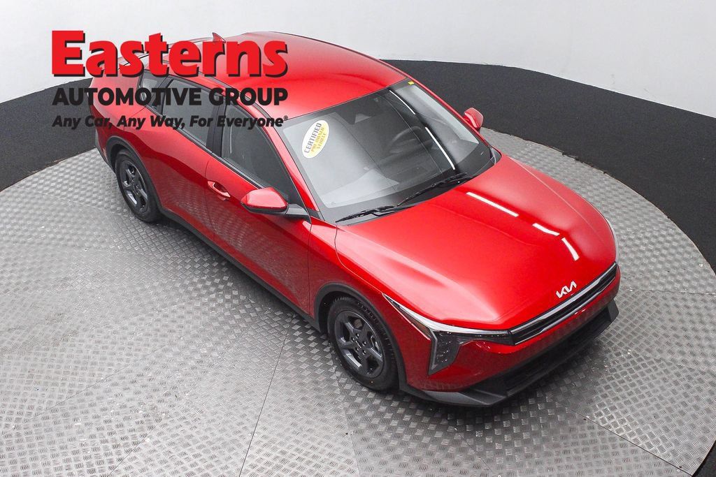 Used 2025 Kia K4 FWD image 3