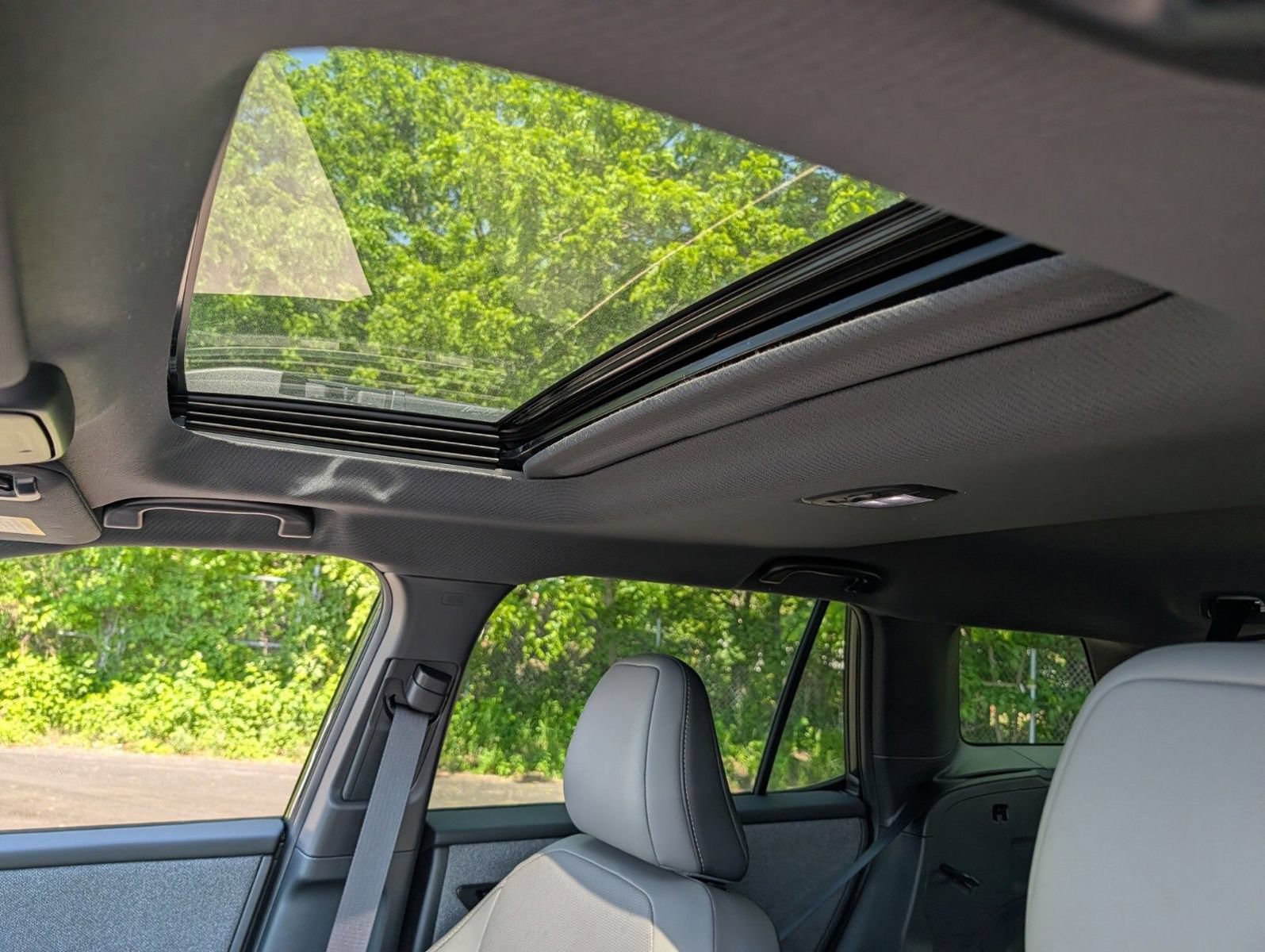New 2026 Subaru Outback Limited AWD/4WD image 3