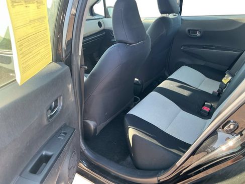 Used 2012 Toyota Yaris LE FWD image 23