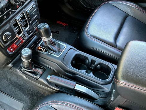 Used 2020 Jeep Gladiator Rubicon image 16