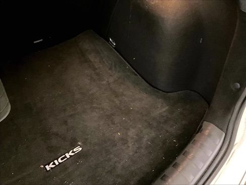 Used 2022 Nissan Kicks SV FWD image 33