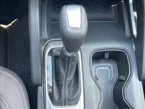 Used 2025 Nissan Frontier SV RWD image 32