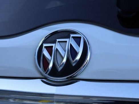 Used 2021 Buick Enclave Essence image 19