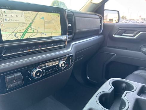 Used 2025 GMC Sierra 1500 SLT RWD image 19
