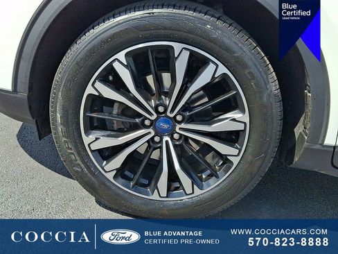 Certified 2022 Ford Escape SE w/ SE Sport Appearance Package AWD/4WD image 8