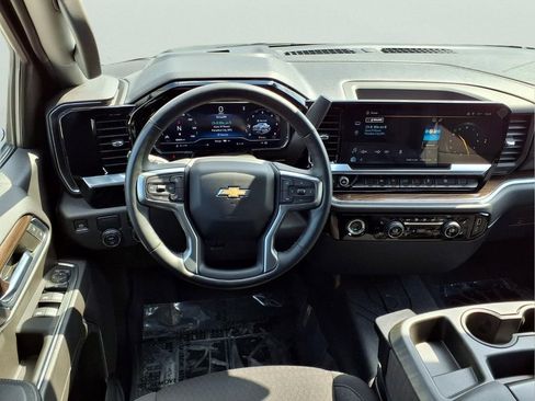 Used 2023 Chevrolet Silverado 1500 LT w/ Protection Package RWD image 9