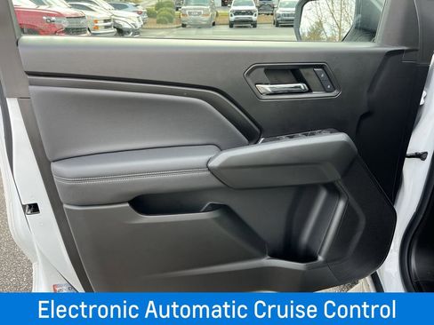 New 2024 Chevrolet Colorado LT w/ LT Convenience Package III image 23