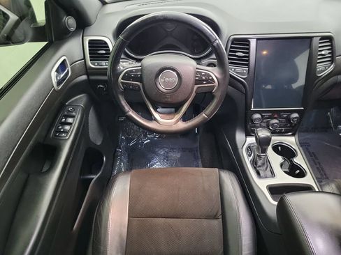 Used 2018 Jeep Grand Cherokee Altitude AWD/4WD image 13