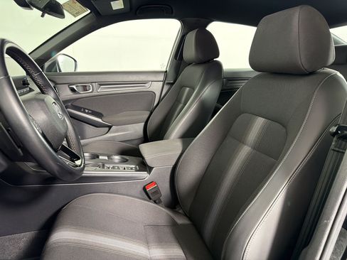 Used 2025 Honda Civic Sport image 4