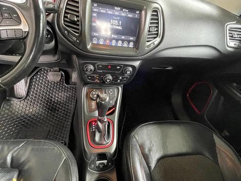 Used 2019 Jeep Compass Trailhawk AWD/4WD image 7