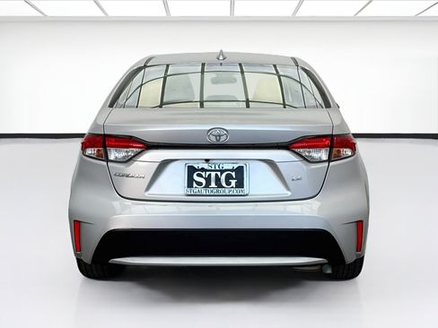 Used 2020 Toyota Corolla LE w/ Carpet Mat Package (TMS) FWD image 5