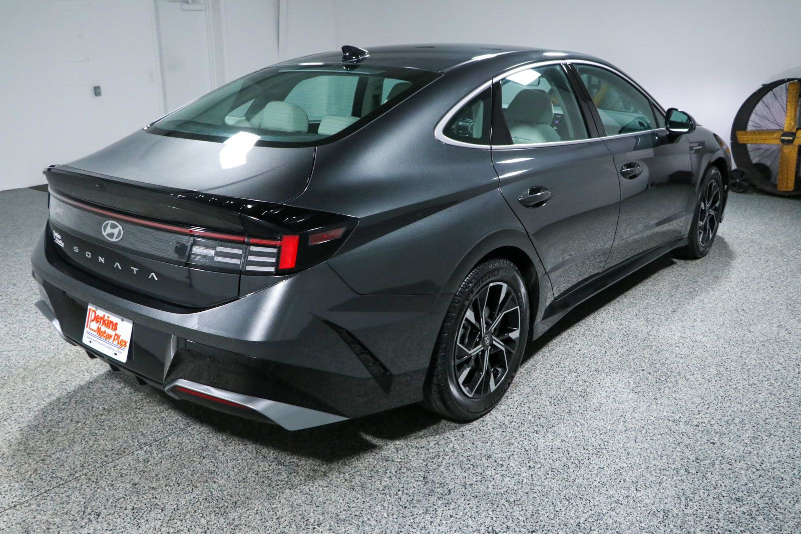 Used 2025 Hyundai Sonata SEL FWD image 7
