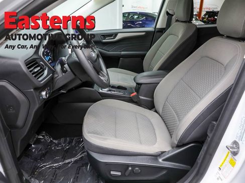 Used 2022 Ford Escape SE image 14