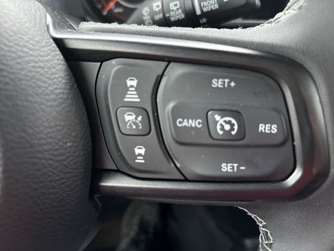 Used 2025 Jeep Wrangler Unlimited Sport image 12