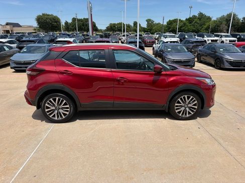 Used 2023 Nissan Kicks SV FWD image 6