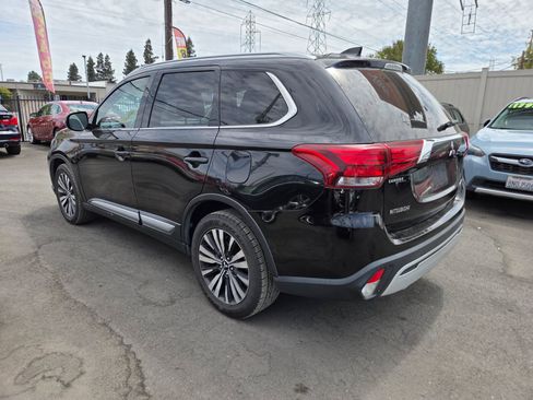 Used 2019 Mitsubishi Outlander SEL AWD/4WD image 2