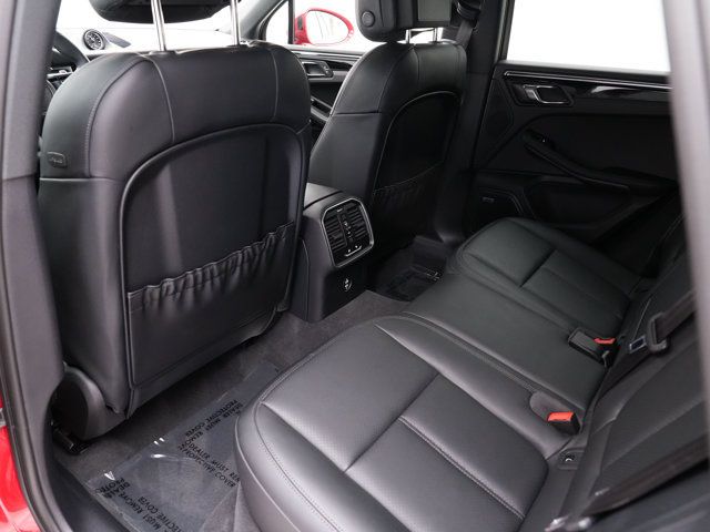 Certified 2026 Porsche Macan AWD/4WD image 27