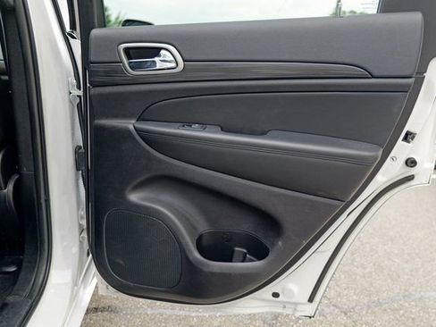 Used 2022 Jeep Grand Cherokee Laredo X image 28