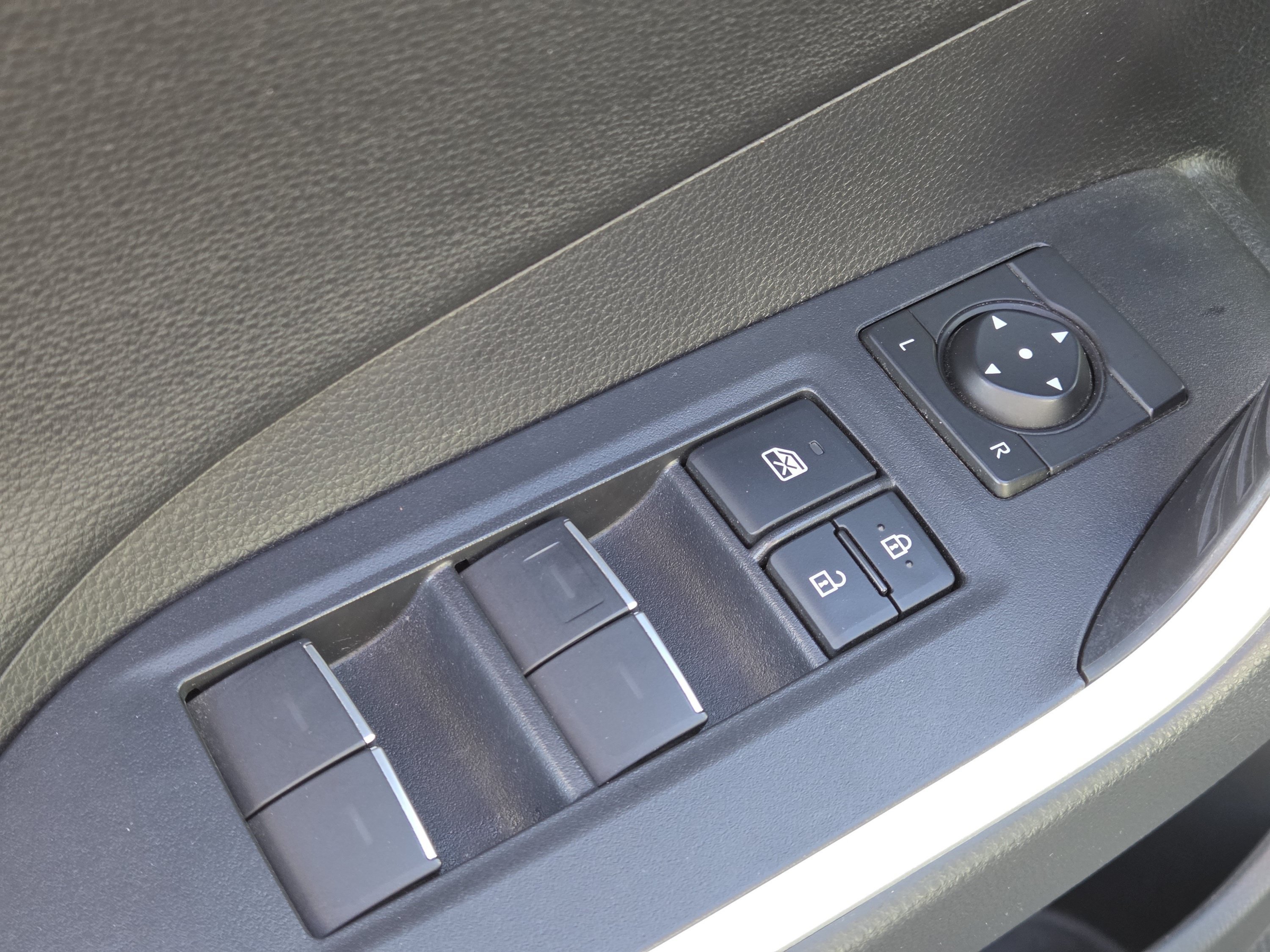 Certified 2022 Toyota RAV4 Limited AWD/4WD image 34