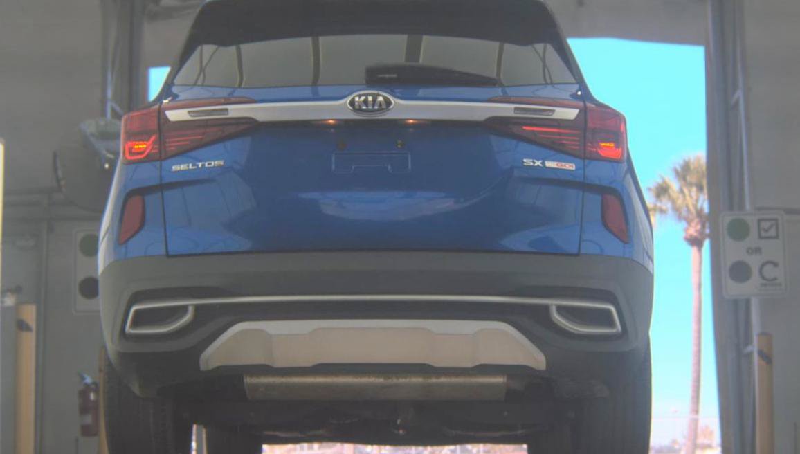 Used 2021 Kia Seltos SX w/ SX Sunroof Package AWD/4WD image 7