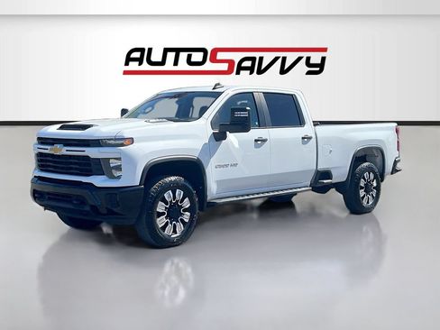 Used 2024 Chevrolet Silverado 2500 Custom w/ Custom Value Package RWD image 3
