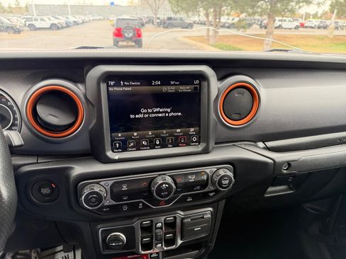 Used 2023 Jeep Gladiator Mojave AWD/4WD image 28