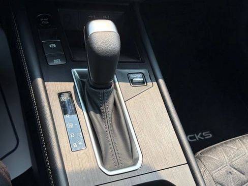 Certified 2025 Nissan Kicks SV AWD/4WD image 23