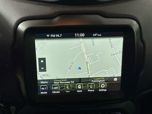 Used 2023 Jeep Renegade Latitude image 11