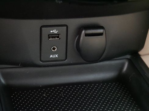 Used 2015 Nissan Rogue SV AWD/4WD image 28