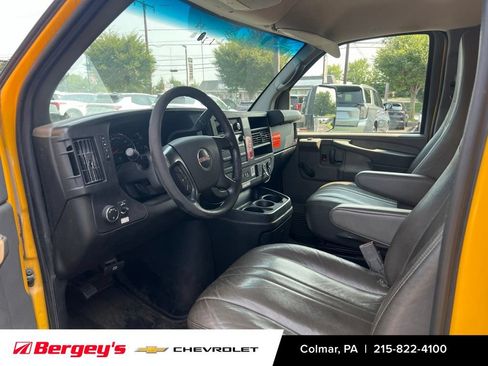 Used 2015 GMC Savana 3500 RWD image 10