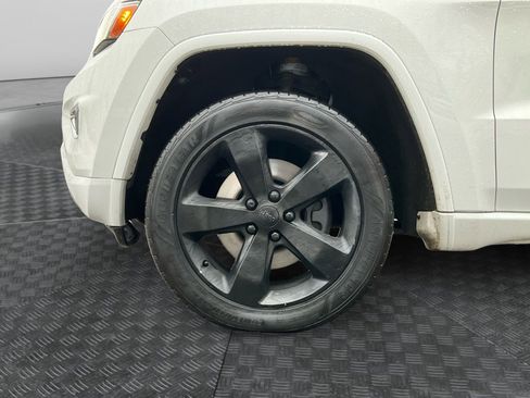 Used 2014 Jeep Grand Cherokee Overland w/ Advanced Technology Group image 15