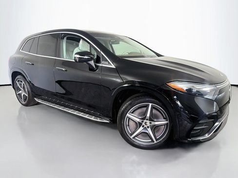 Used 2023 Mercedes-Benz EQS 580 4MATIC SUV image 3