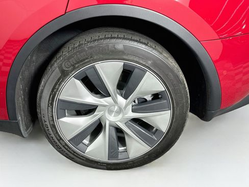Used 2022 Tesla Model Y Long Range AWD/4WD image 11