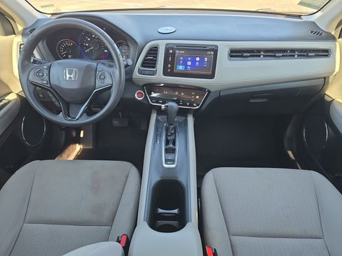 Used 2018 Honda HR-V EX image 9
