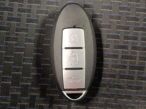 Used 2017 Nissan Sentra SR Turbo w/ SR Midnight Edition FWD image 32