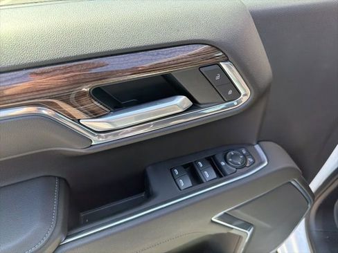 Used 2023 Chevrolet Silverado 1500 RST image 12