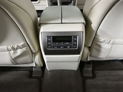 Used 2017 Lexus GX 460 image 14