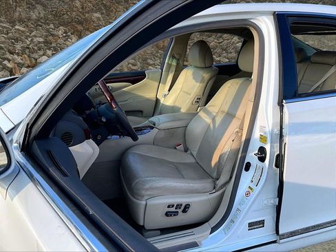 Used 2010 Lexus LS 460 AWD image 23