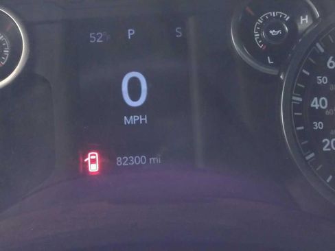 Used 2022 RAM 2500 Tradesman w/ Chrome Appearance Group image 8