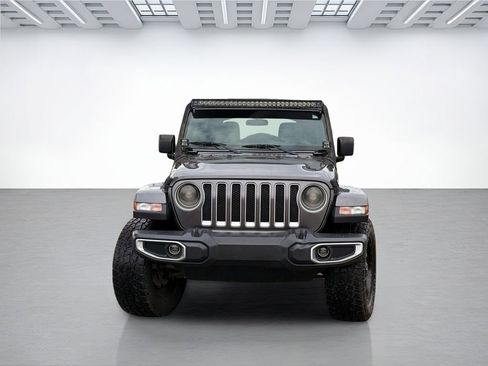 Used 2018 Jeep Wrangler Unlimited Sahara AWD/4WD image 2