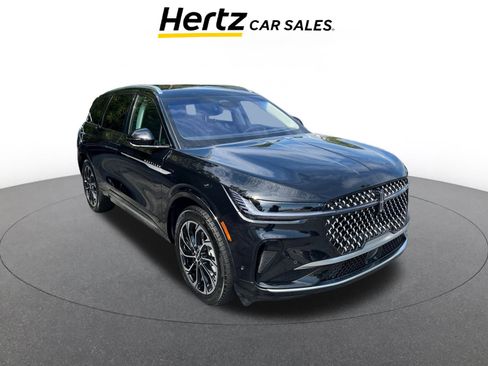 Used 2024 Lincoln Nautilus Reserve image 1