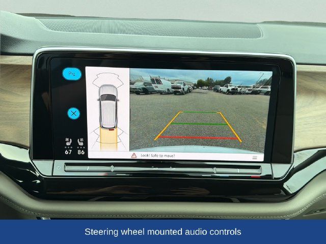 Used 2025 Volkswagen Atlas SE AWD/4WD image 12