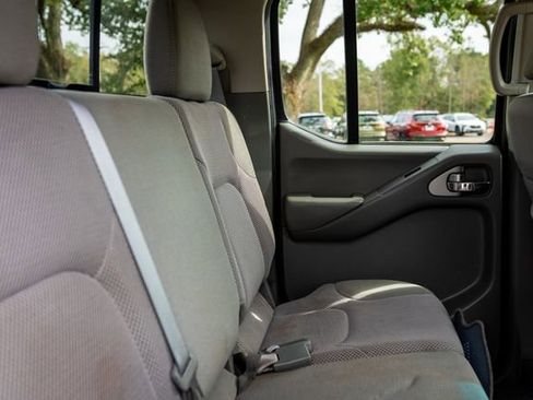 Used 2019 Nissan Frontier SV w/ Value Truck Package image 9